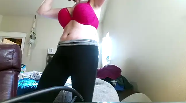 Snapshot of MonroeLoves chatting on 03.18.25 MonroeLoves online show from 03.18.25