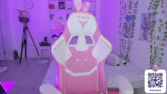 Snapshot of Milia_Parker chatting on 12.19.24 Milia Parker online show from 12.19.24