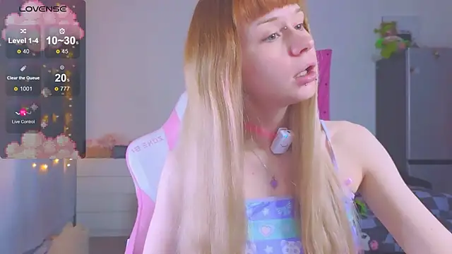 Snapshot of Milia_Parker chatting on 11.07.25 Milia Parker online show from 11.07.25