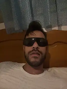 Snapshot of Jobay-zine chatting on 11.09.25 Jobay-zine online show from 11.09.25