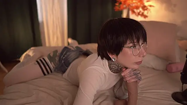 Snapshot of ifuckingtoy_ chatting on 10.19.25 ifuckingtoy online show from 10.19.25