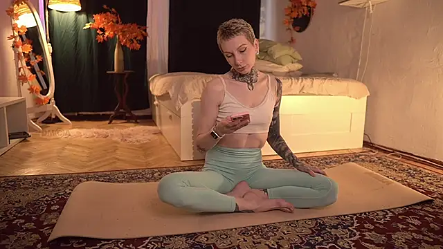 Snapshot of ifuckingtoy_ chatting on 11.21.25 ifuckingtoy online show from 11.21.25