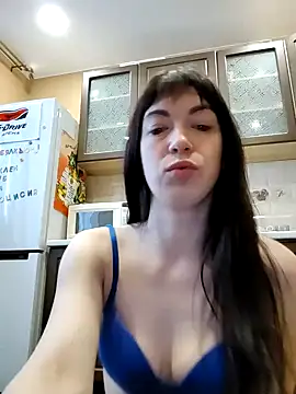 NikaXBerry online show from 12.25.24