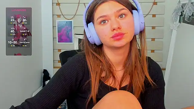 Josephine Kiss online show from 12.30.24