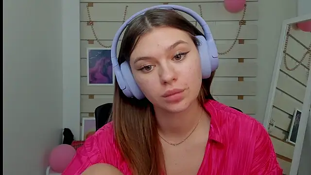 Josephine Kiss online show from 02.26.25