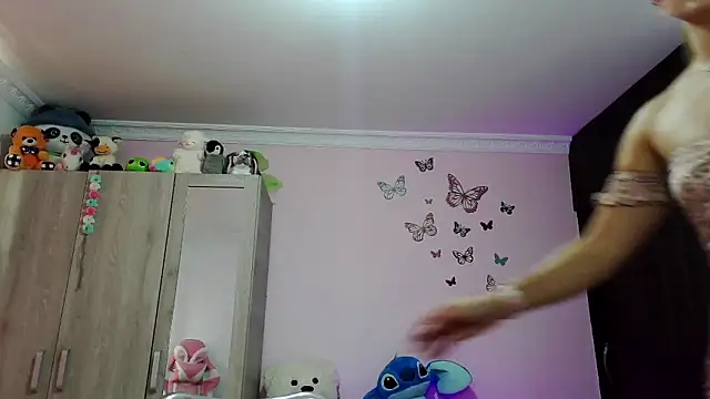 Snapshot of caroline_jonson chatting on 02.13.25 caroline jonson online show from 02.13.25