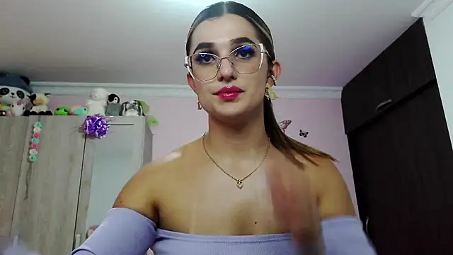 Snapshot of caroline_jonson chatting on 02.28.25 caroline jonson online show from 02.28.25