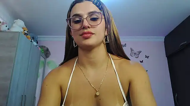 Snapshot of caroline_jonson chatting on 11.05.25 caroline jonson online show from 11.05.25