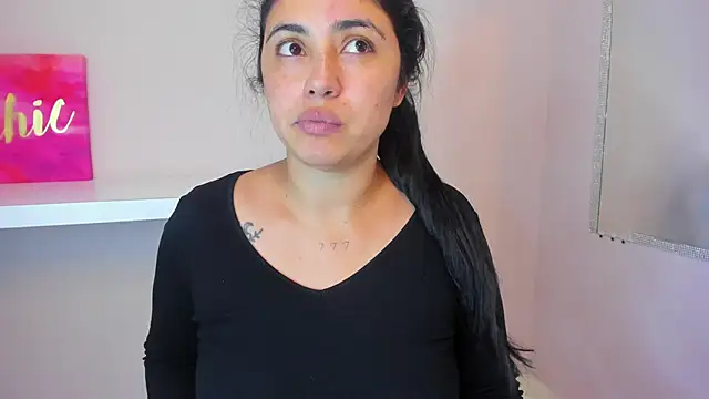 Snapshot of Danna_777_ chatting on 12.29.24 Danna 777 online show from 12.29.24