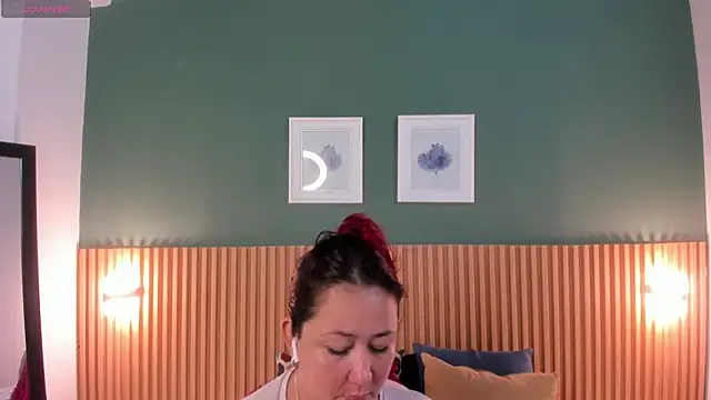  anavictoria  online show from 10.22.25