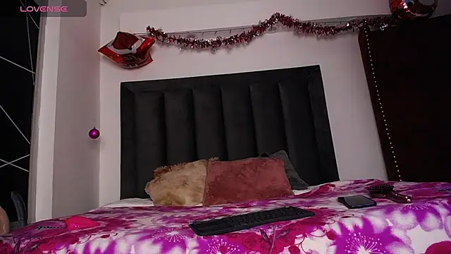 Tifanny Sweett online show from 12.19.24