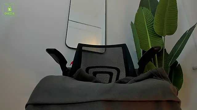 Snapshot of Whitney_Svonn chatting on 02.04.25 Whitney Svonn online show from 02.04.25