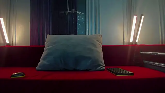 Snapshot of Whitney_Svonn chatting on 03.04.25 Whitney Svonn online show from 03.04.25