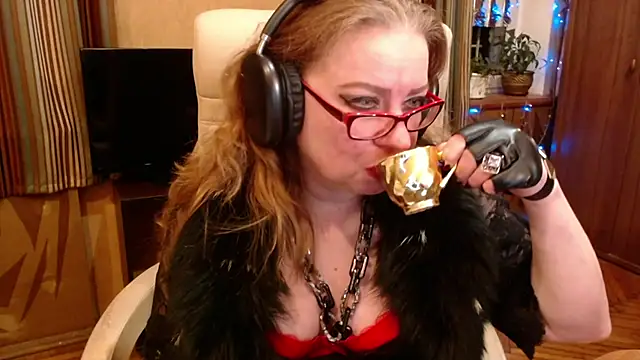 Miss Tress online show from 02.07.26