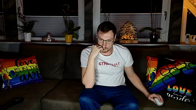 Snapshot of Relsxboy chatting on 12.07.24 Relsxboy online show from 12.07.24