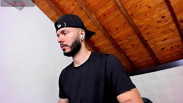 Tom Bailey online show from 04.17.26