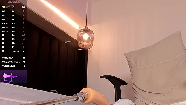 Snapshot of AllisonRoberts_ chatting on 02.01.25 AllisonRoberts online show from 02.01.25