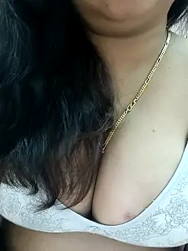 Snapshot of cuteyqueen chatting on 01.07.25 cuteyqueen online show from 01.07.25