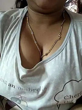 Snapshot of cuteyqueen chatting on 01.16.25 cuteyqueen online show from 01.16.25