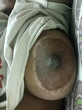 Snapshot of cuteyqueen chatting on 02.06.25 cuteyqueen online show from 02.06.25