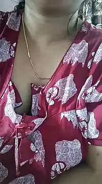 Snapshot of cuteyqueen chatting on 03.02.25 cuteyqueen online show from 03.02.25