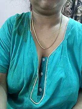 Snapshot of cuteyqueen chatting on 03.09.25 cuteyqueen online show from 03.09.25