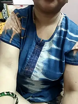 Snapshot of cuteyqueen chatting on 09.13.25 cuteyqueen online show from 09.13.25