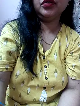 Snapshot of cuteyqueen chatting on 10.14.25 cuteyqueen online show from 10.14.25