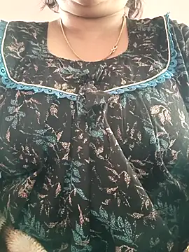 Snapshot of cuteyqueen chatting on 01.08.26 cuteyqueen online show from 01.08.26