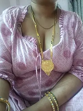 Snapshot of cuteyqueen chatting on 01.09.26 cuteyqueen online show from 01.09.26