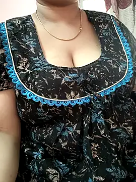 Snapshot of cuteyqueen chatting on 01.12.26 cuteyqueen online show from 01.12.26