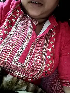 Snapshot of cuteyqueen chatting on 01.15.26 cuteyqueen online show from 01.15.26