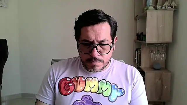 OsoMaduro12 online show from 02.04.26