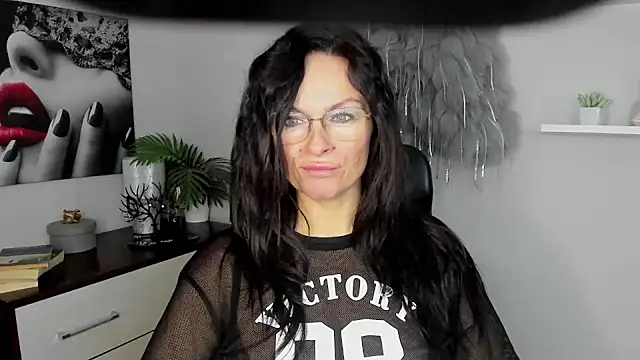 Snapshot of HelenLuxx chatting on 01.20.25 HelenLuxx online show from 01.20.25