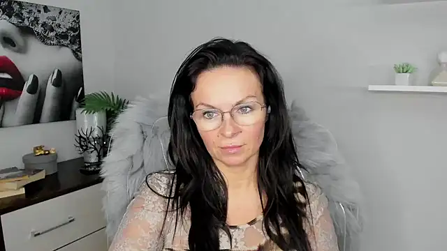 Snapshot of HelenLuxx chatting on 01.23.25 HelenLuxx online show from 01.23.25