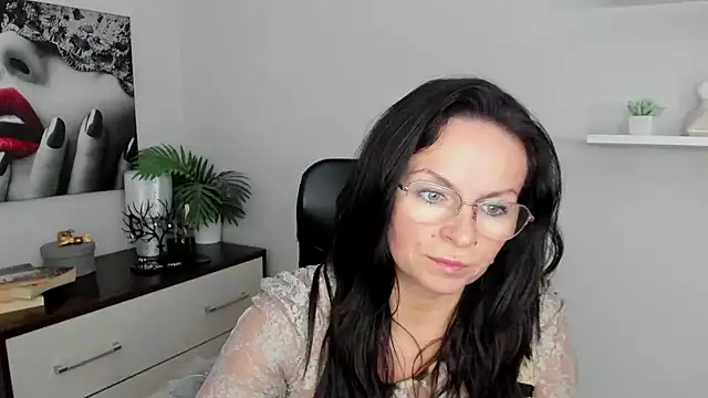 Snapshot of HelenLuxx chatting on 01.23.25 HelenLuxx online show from 01.23.25