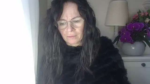 Snapshot of HelenLuxx chatting on 10.24.25 HelenLuxx online show from 10.24.25