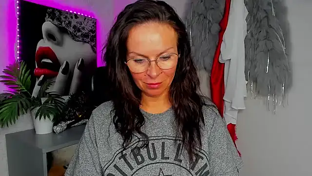 HelenLuxx online show from 05.27.26