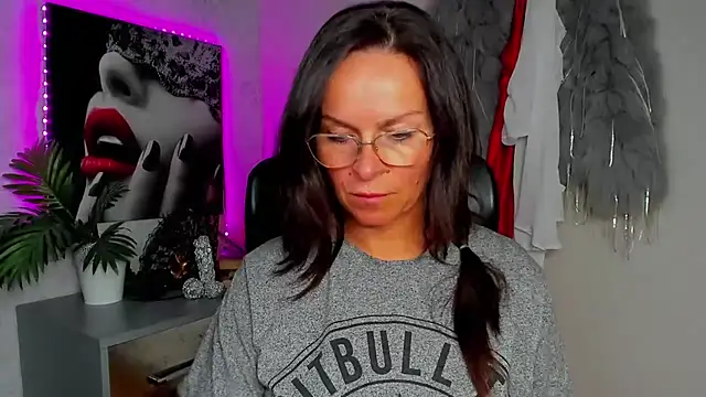 HelenLuxx online show from 05.28.26