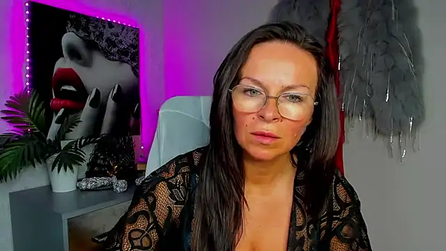 HelenLuxx online show from 05.31.26