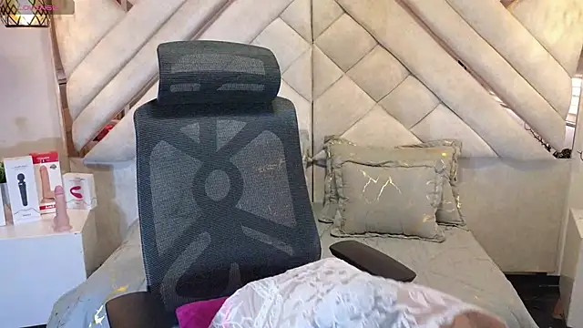 leslyflorez online show from 01.29.25