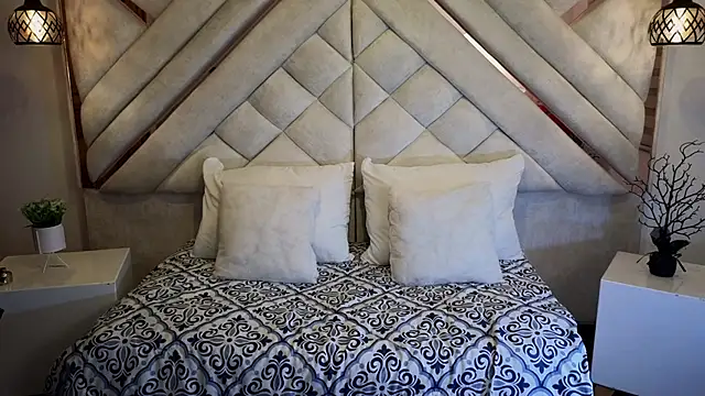 leslyflorez online show from 02.09.25