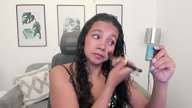 leslyflorez online show from 02.14.25