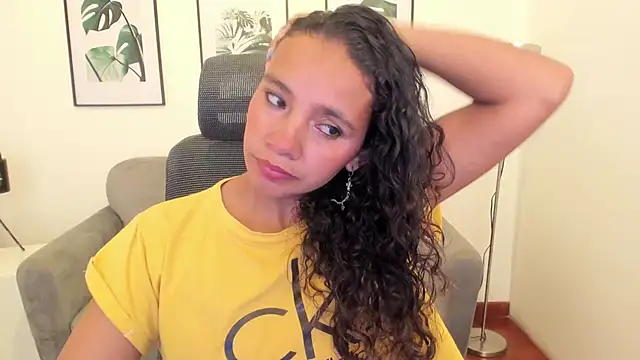 leslyflorez online show from 02.22.25