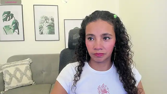 leslyflorez online show from 02.26.25