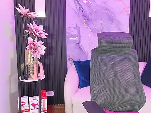 leslyflorez online show from 09.20.25