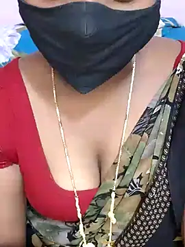 Snapshot of louise92 chatting on 12.01.24 louise92 online show from 12.01.24