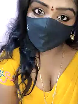 Snapshot of louise92 chatting on 12.04.24 louise92 online show from 12.04.24