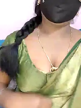 Snapshot of louise92 chatting on 12.07.24 louise92 online show from 12.07.24