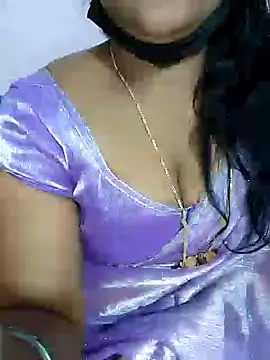 Snapshot of louise92 chatting on 12.11.24 louise92 online show from 12.11.24